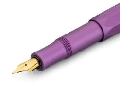 Kaweco COLLECTION Füllhalter Vibrant Violet -Schreibwerkzeug Geschäft Kaweco Collection FP VibVio Detail Front web s 1280x1280