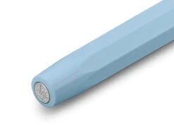 Kaweco COLLECTION Füllhalter Mellow Blue -Schreibwerkzeug Geschäft Kaweco Collection FP closed MelBlue Detail Front web s 1280x1280