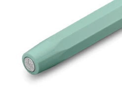 Kaweco COLLECTION Füllhalter Smooth Sage -Schreibwerkzeug Geschäft Kaweco Collection FP closed SmoSage Detail Front web s 1280x1280