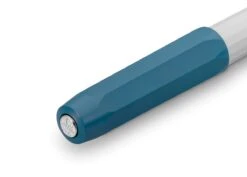 Kaweco PERKEO Füllhalter Old Chambray -Schreibwerkzeug Geschäft Kaweco Perkeo FP closed OldCham Detail Front web s 1280x1280